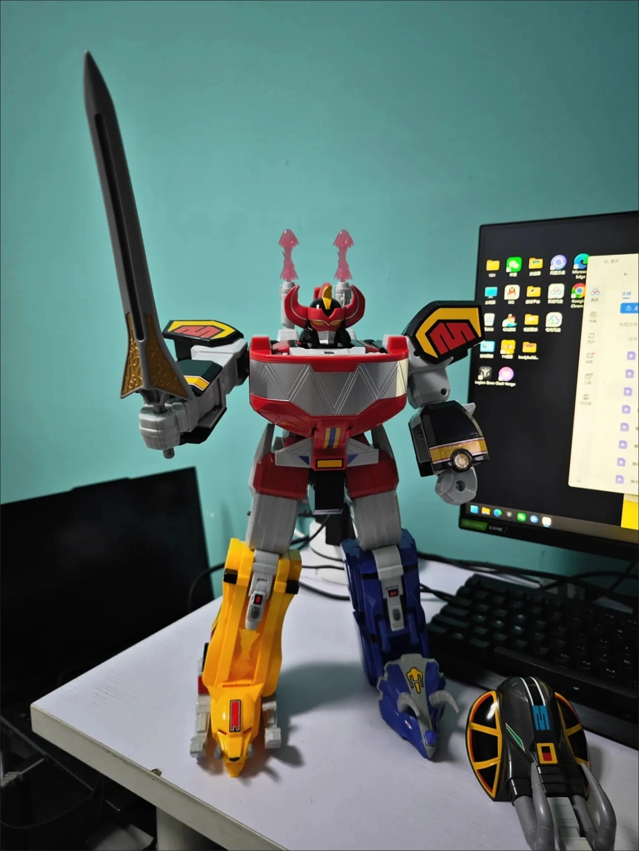 Genuine Playmates Mighty Morph - Model Kit Power Rangers 评论和价格